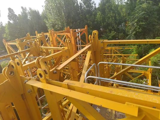 QTZ200 7015 ব্যবহৃত টাওয়ার লিফট 10 টন সর্বোচ্চ লোড 65m জিব এবং L68 মাস্ট